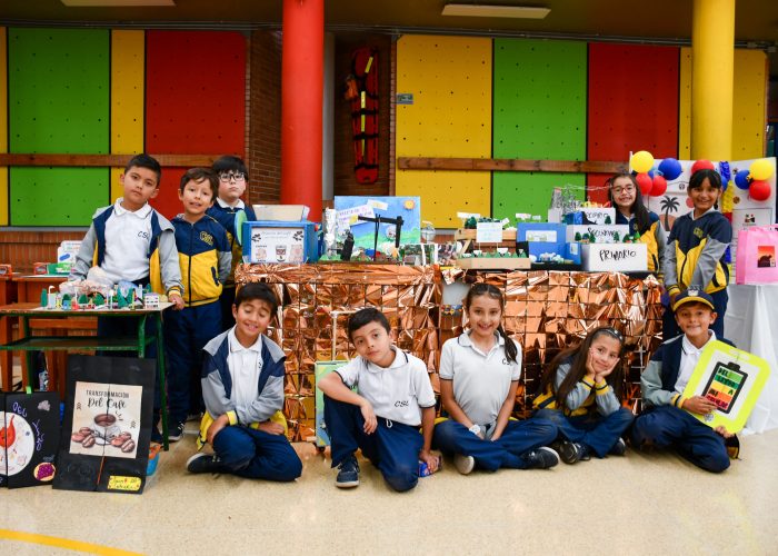 Cuarta Feria Microempresarial “Creative Zone” 2025