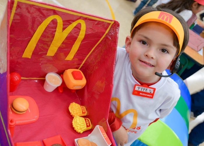 Cuarta Feria Microempresarial “Creative Zone” 2025