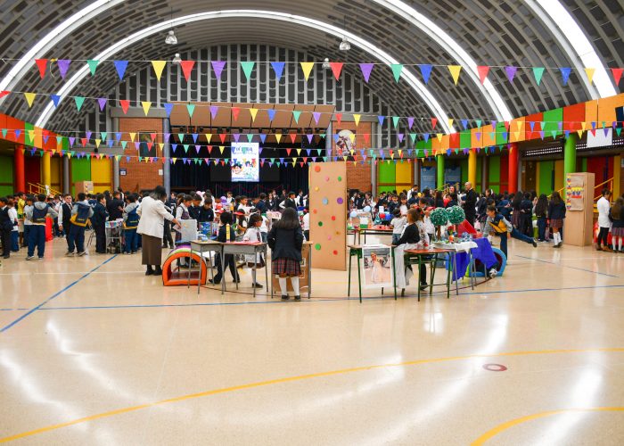 Cuarta Feria Microempresarial “Creative Zone” 2025