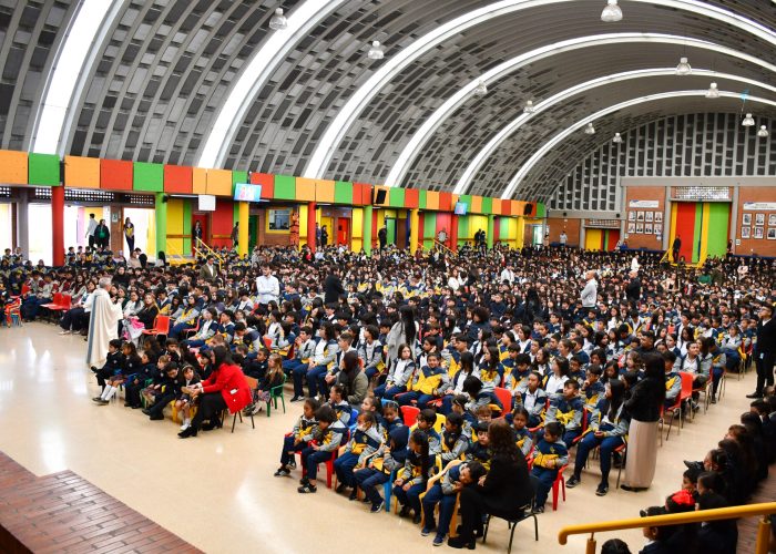 El Colegio Santa Luisa dio apertura a la Semana por la Paz con una Eucaristía