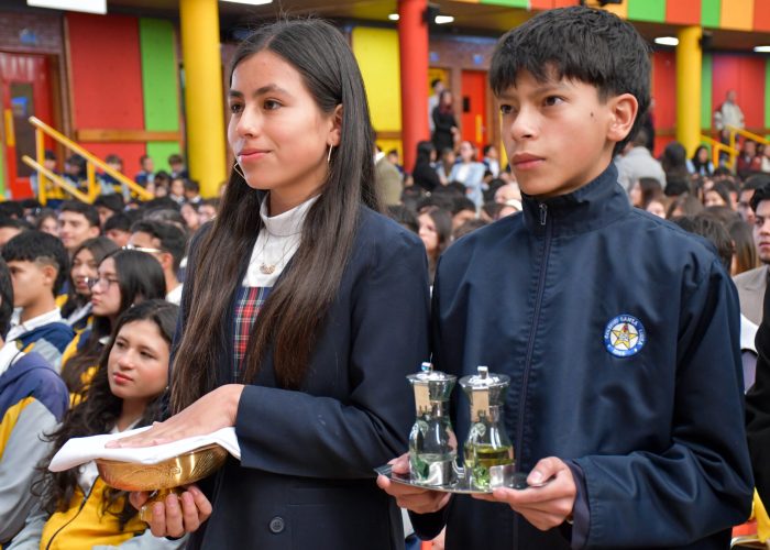 El Colegio Santa Luisa dio apertura a la Semana por la Paz con una Eucaristía