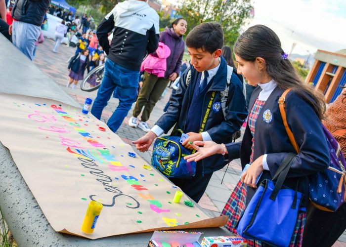 El Colegio Santa Luisa da apertura a la Semana por la Paz