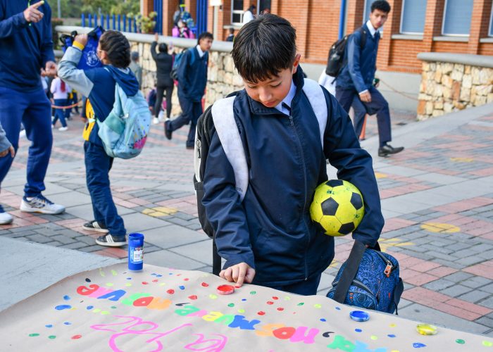 El Colegio Santa Luisa da apertura a la Semana por la Paz