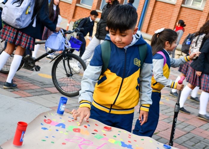El Colegio Santa Luisa da apertura a la Semana por la Paz