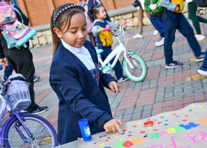 El Colegio Santa Luisa da apertura a la Semana por la Paz