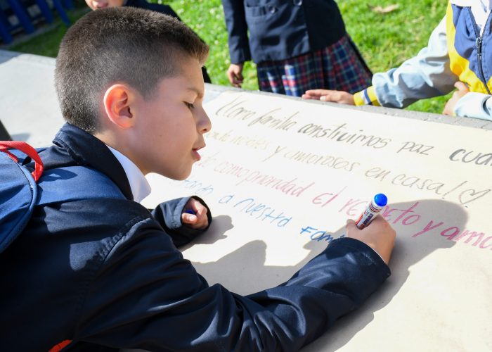 Familias del Colegio Santa Luisa se unieron para promover la Paz