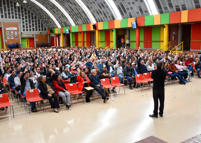 Escuela de Padres "Entre bacterias y emociones"