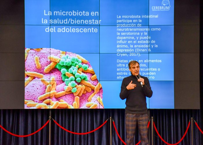 Escuela de Padres "Entre bacterias y emociones"