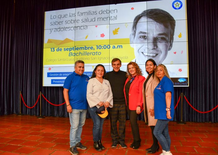 Escuela de Padres "Entre bacterias y emociones"