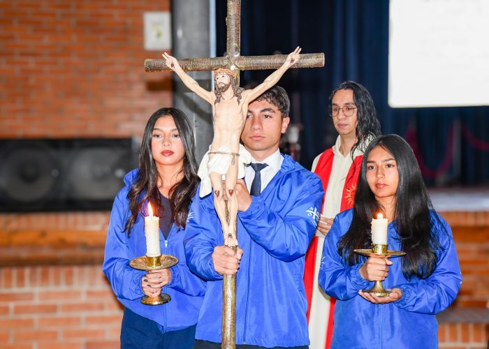 Comunidad Santa Luisa vivió significativa conmemoración de la Semana Mayor