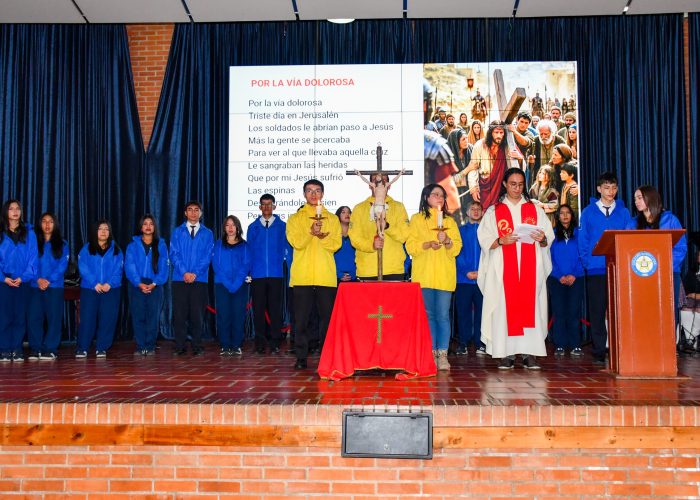 Comunidad Santa Luisa vivió significativa conmemoración de la Semana Mayor