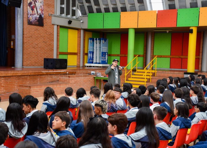 Estudiantes del Colegio Santa Luisa participaron en jornada de sensibilización sobre el uso responsable de las TIC