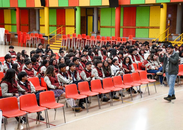 Estudiantes del Colegio Santa Luisa participaron en jornada de sensibilización sobre el uso responsable de las TIC