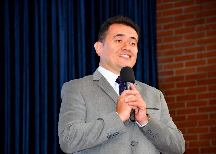 Escuela de Padres, límites, amor y estrategias para acompañar a nuestros hijos/as