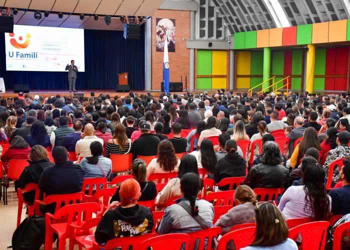 Escuela de Padres, límites, amor y estrategias para acompañar a nuestros hijos/as