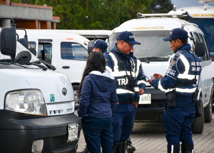 Operativo de movilidad con rutas escolares en el Colegio Santa Luisa