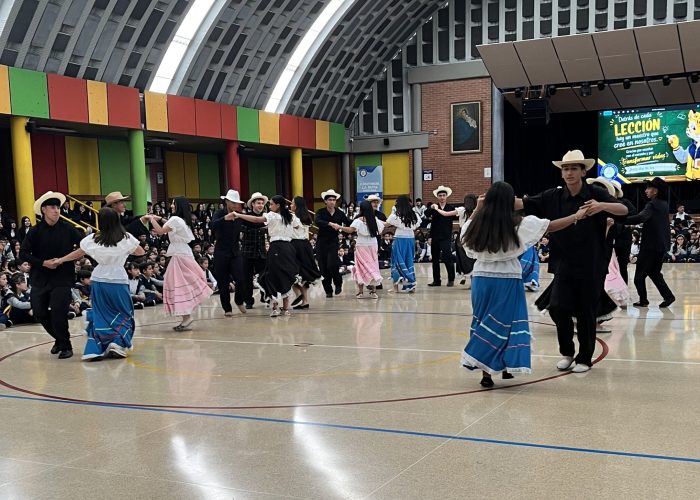 Con gratitud celebramos el Día del Maestro en el Colegio Santa Luisa