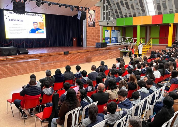 Fortalecimiento Académico en Grado 8°: Compromiso con la excelencia