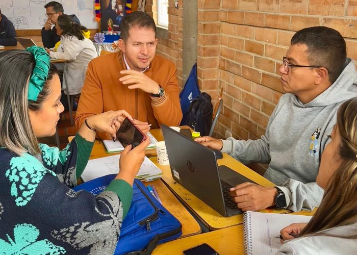 Comunidad Educativa participó activamente en los Foros Educativos Institucionales 2025