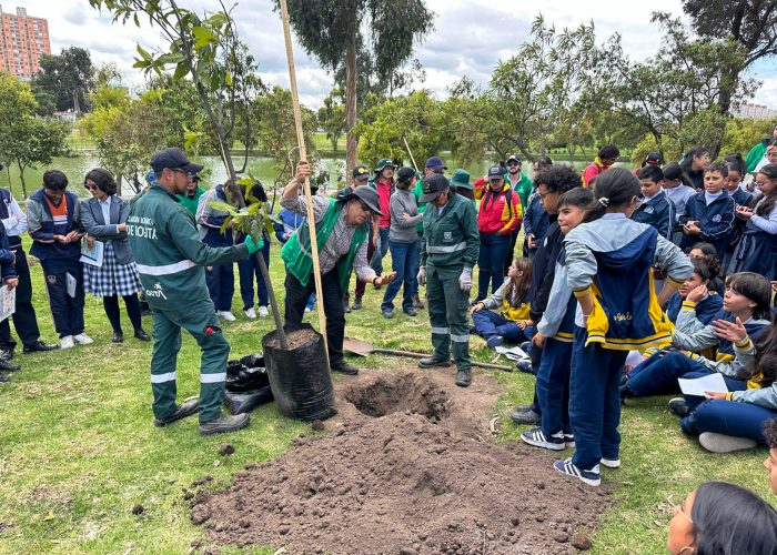Nuestros estudiantes se unieron a la Jornada de Siembra por la Biodiversidad