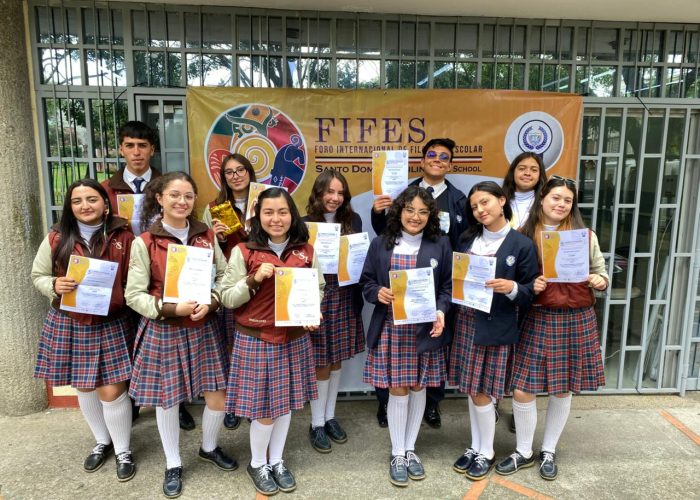 Estudiantes del colegio se destacan en el V Congreso Internacional de Pensamiento Crítico