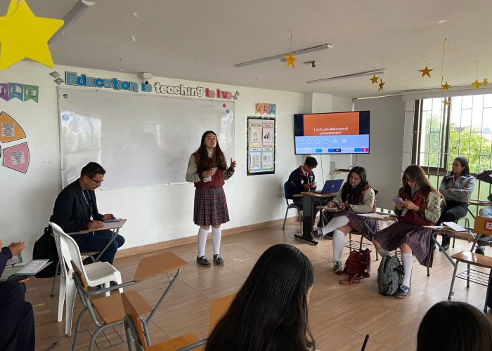 Estudiantes del colegio se destacan en el V Congreso Internacional de Pensamiento Crítico