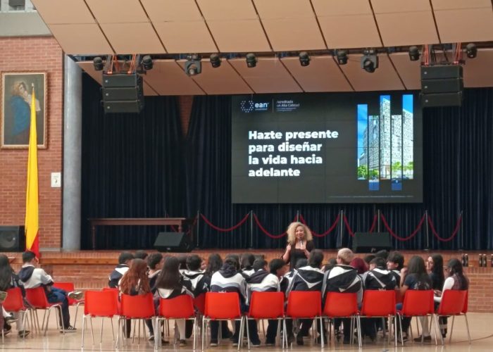 Estudiantes de 11° participaron en el taller “Hazte presente para diseñar la vida”
