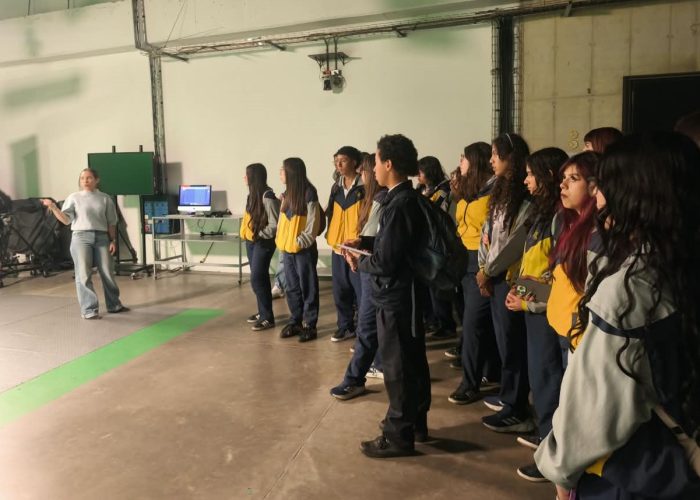 Estudiantes de Comunicación Social fortalecen sus competencias periodísticas en el Centro Ático de la Universidad Javeriana