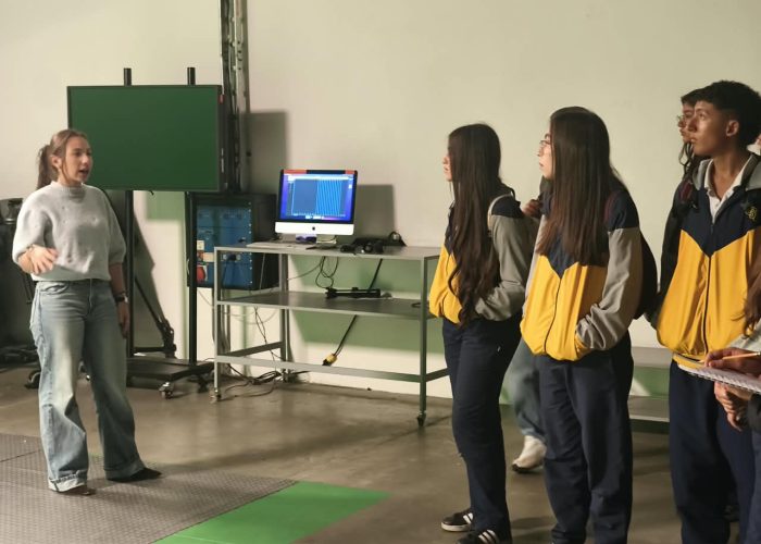 Estudiantes de Comunicación Social fortalecen sus competencias periodísticas en el Centro Ático de la Universidad Javeriana