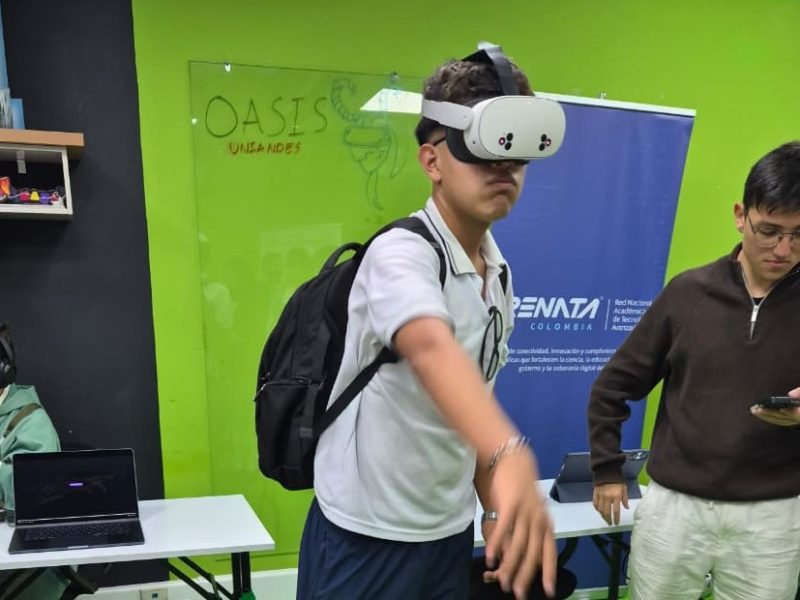 Estudiantes de 10° participaron en la conferencia del Día Mundial de la Realidad Virtual
