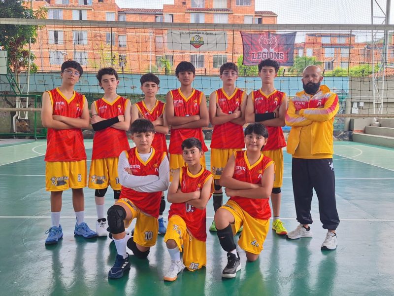El equipo prejuvenil de voleibol dejó en alto el nombre de nuestro colegio en la fase regional de los Juegos Intercolegiados